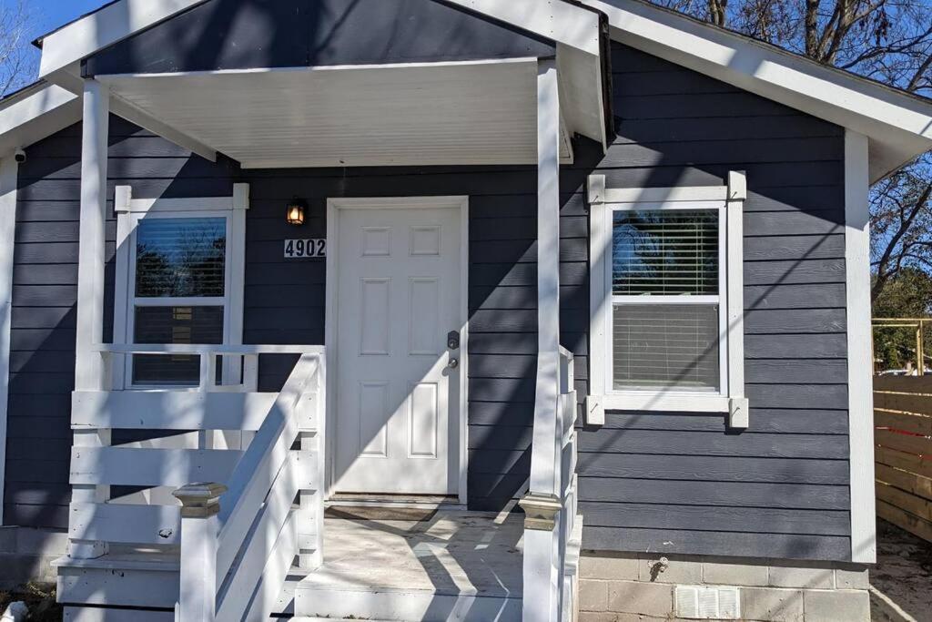 3 Bedroom Hardwood Palace Of Charleston Exterior photo