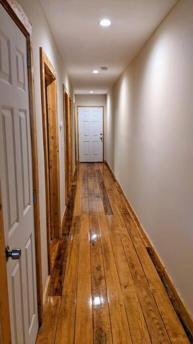 3 Bedroom Hardwood Palace Of Charleston Exterior photo